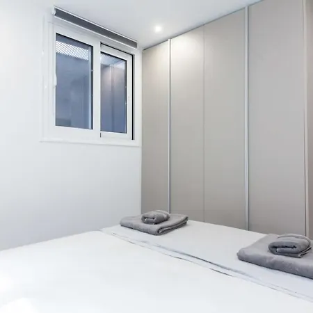 Apartment Stylish Brand New Near Megaro Mousikis *