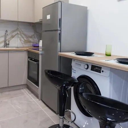 Stylish Brand New Near Megaro Mousikis Apartment Athens